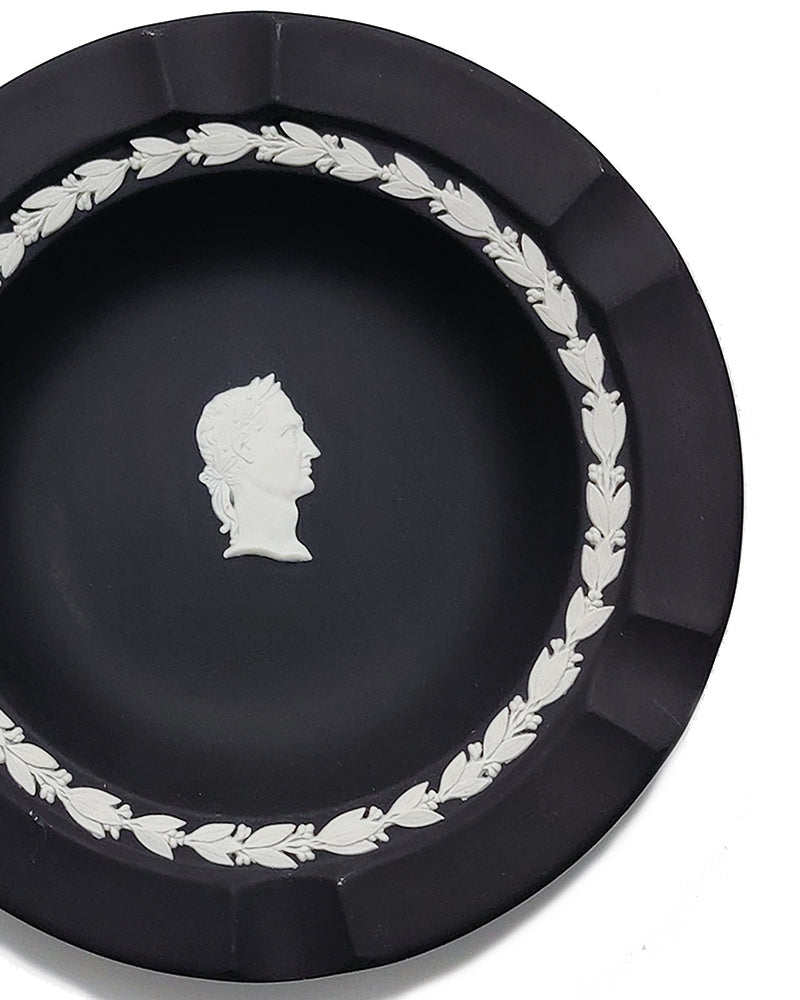 WEDGWOOD JASPERWARE BASALT JULIUS CAESAR ASHTRAY