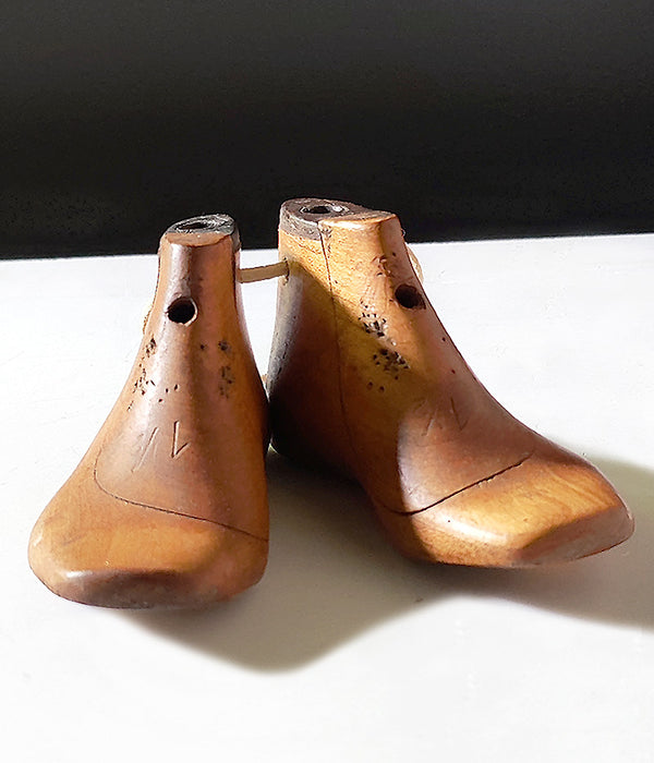 COBBLER CHILDREN'S SHOE MOULDS