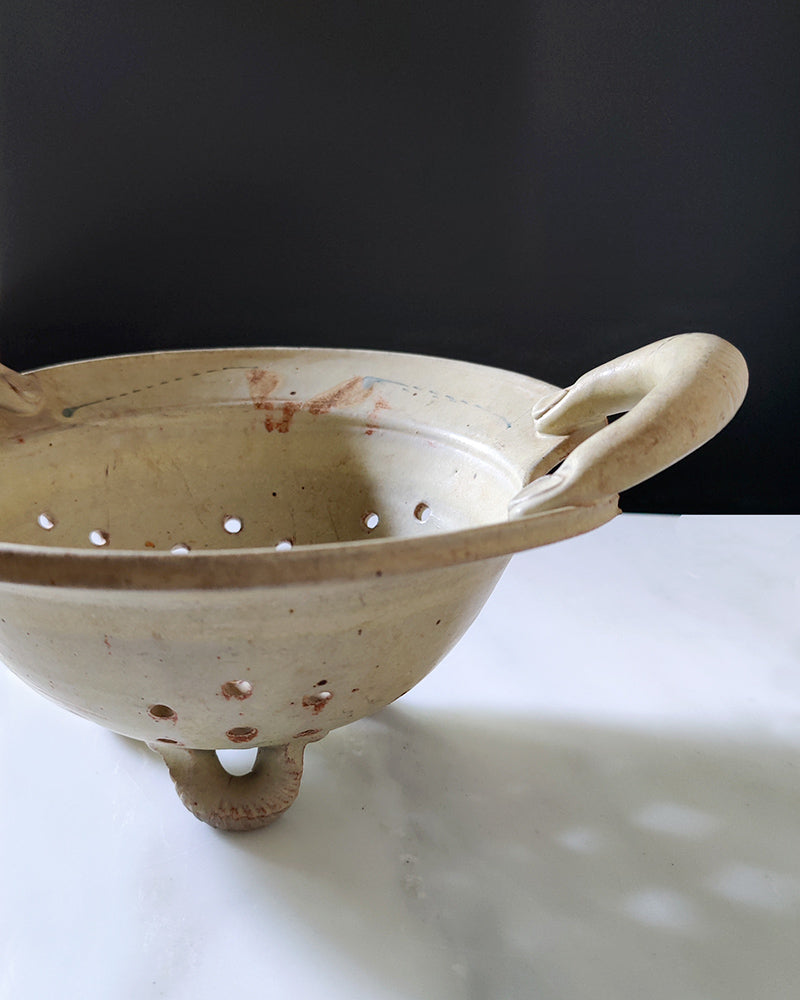 FOOTED STONEWARE COLANDER