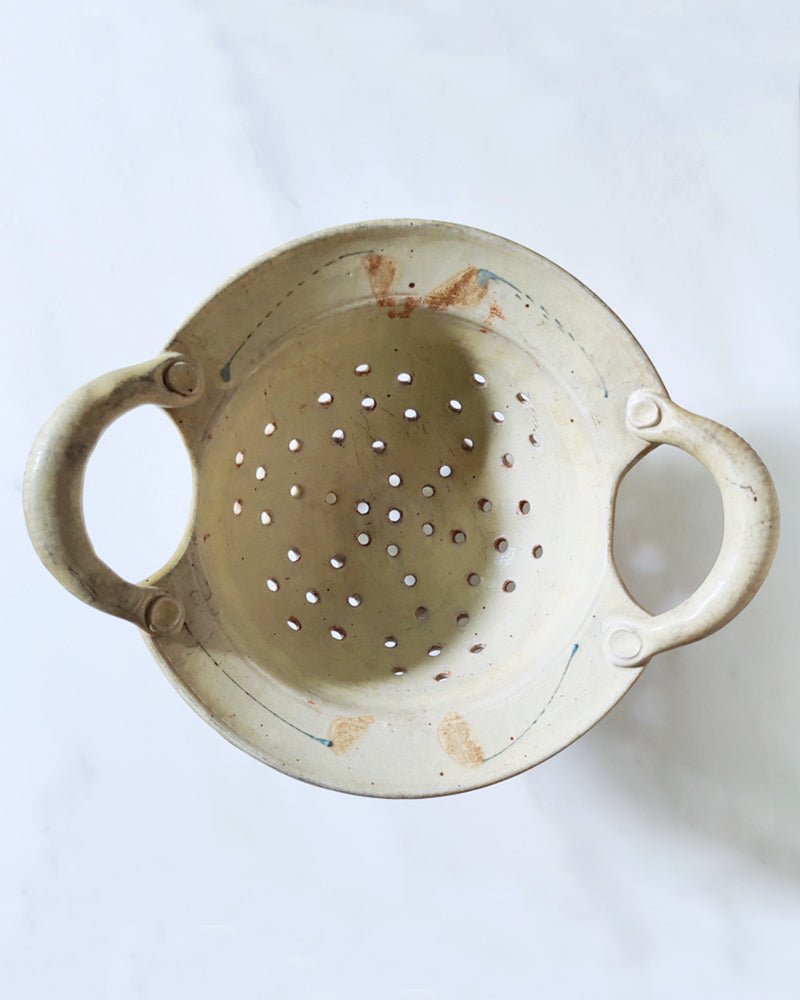 FOOTED STONEWARE COLANDER