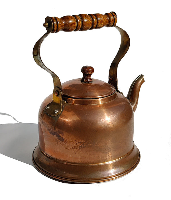 VINTAGE COPPER & WOOD KETTLE