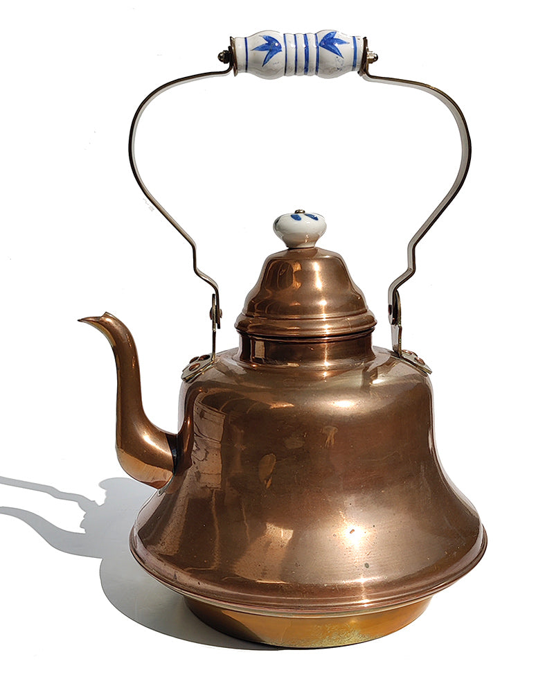 LARGE COPPER & DELFT KETTLE