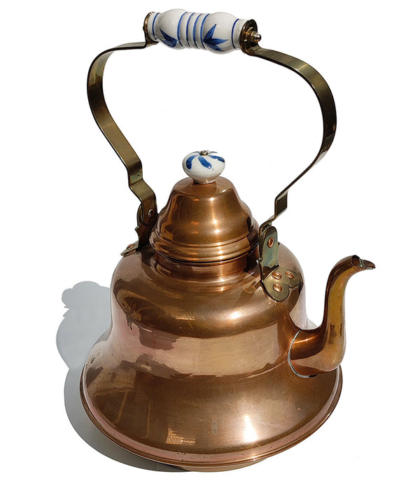 LARGE COPPER & DELFT KETTLE