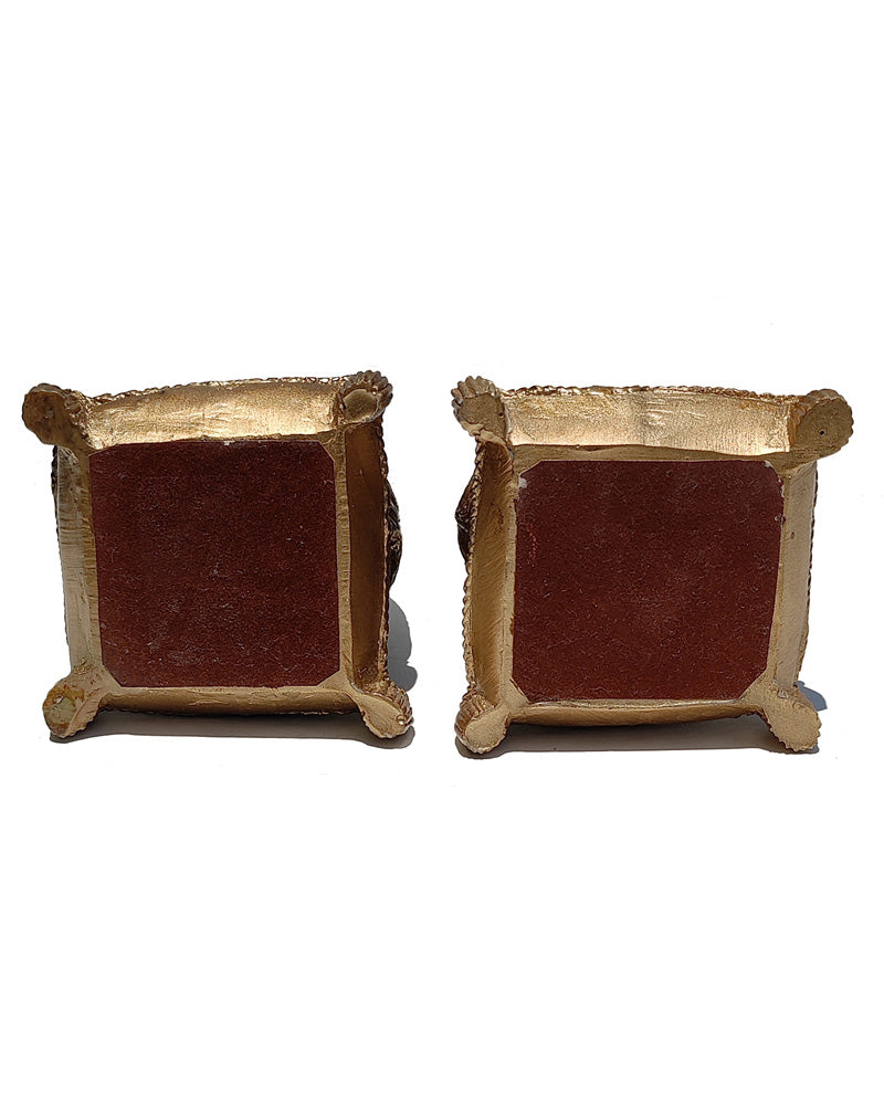 dog bookends bottom view