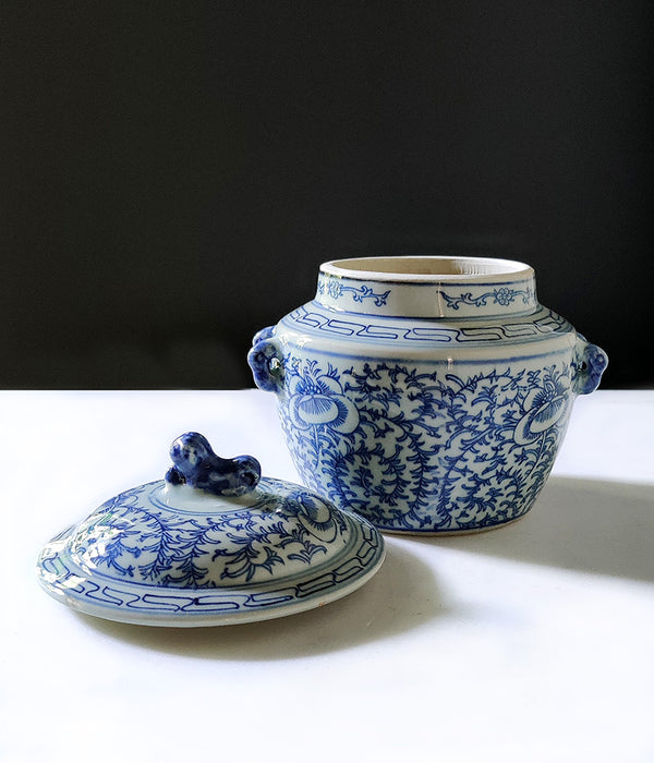 BLUE & WHITE LIDDED JAR