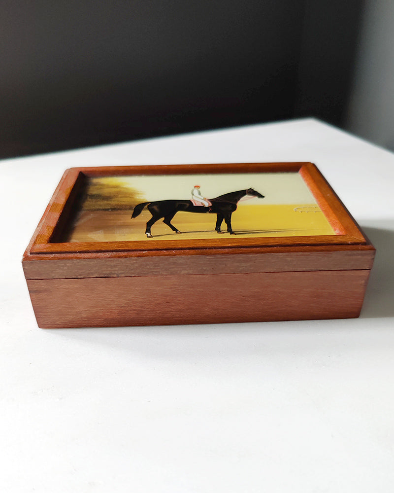 VINTAGE WOODEN BOX