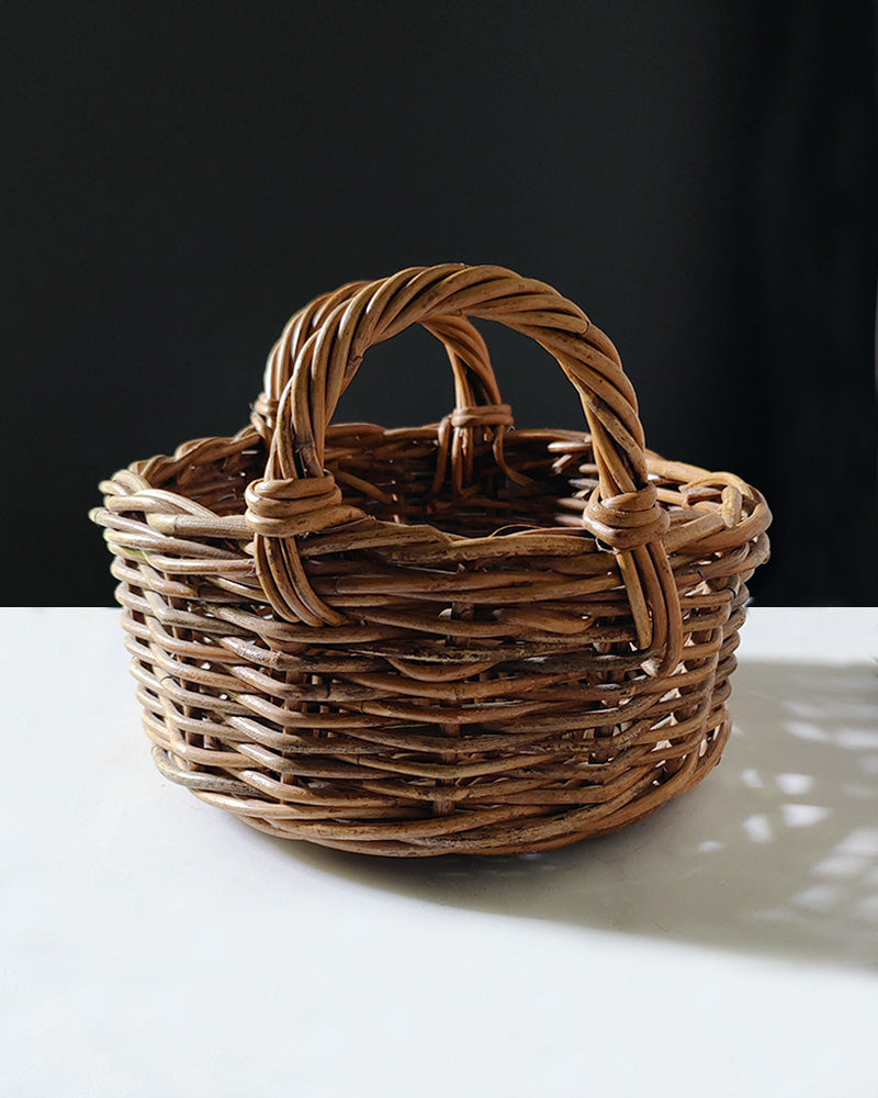 OVAL BASKET WITH HANDLES