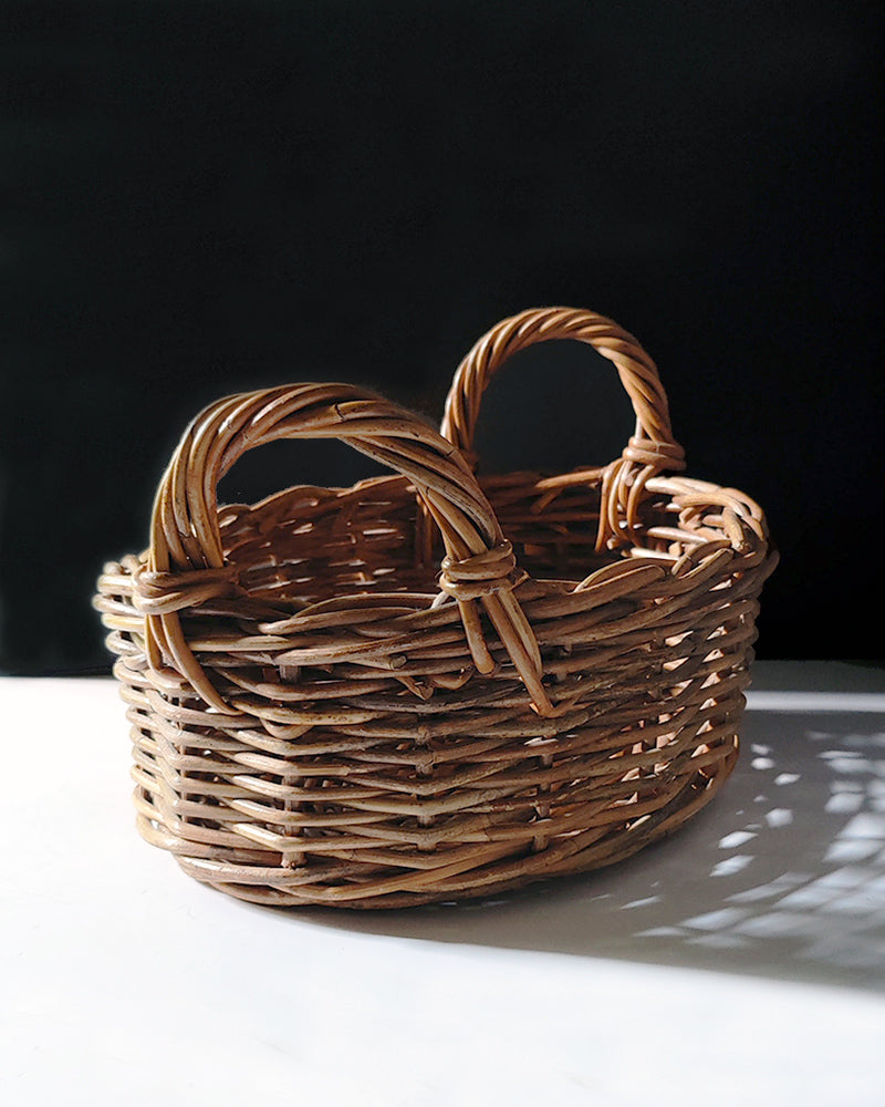 OVAL BASKET WITH HANDLES