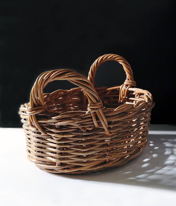 OVAL BASKET WITH HANDLES