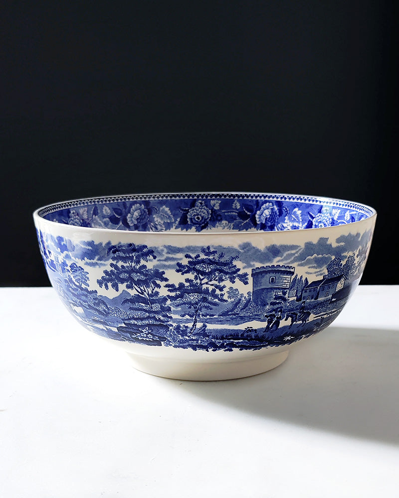 WEDGWOOD LANDSCAPE SERVING BOWL