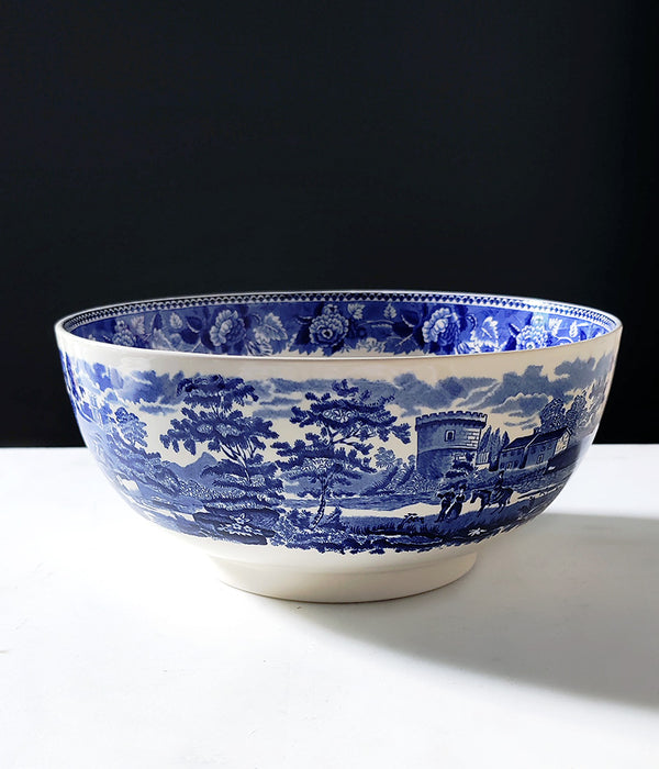 WEDGWOOD LANDSCAPE SERVING BOWL