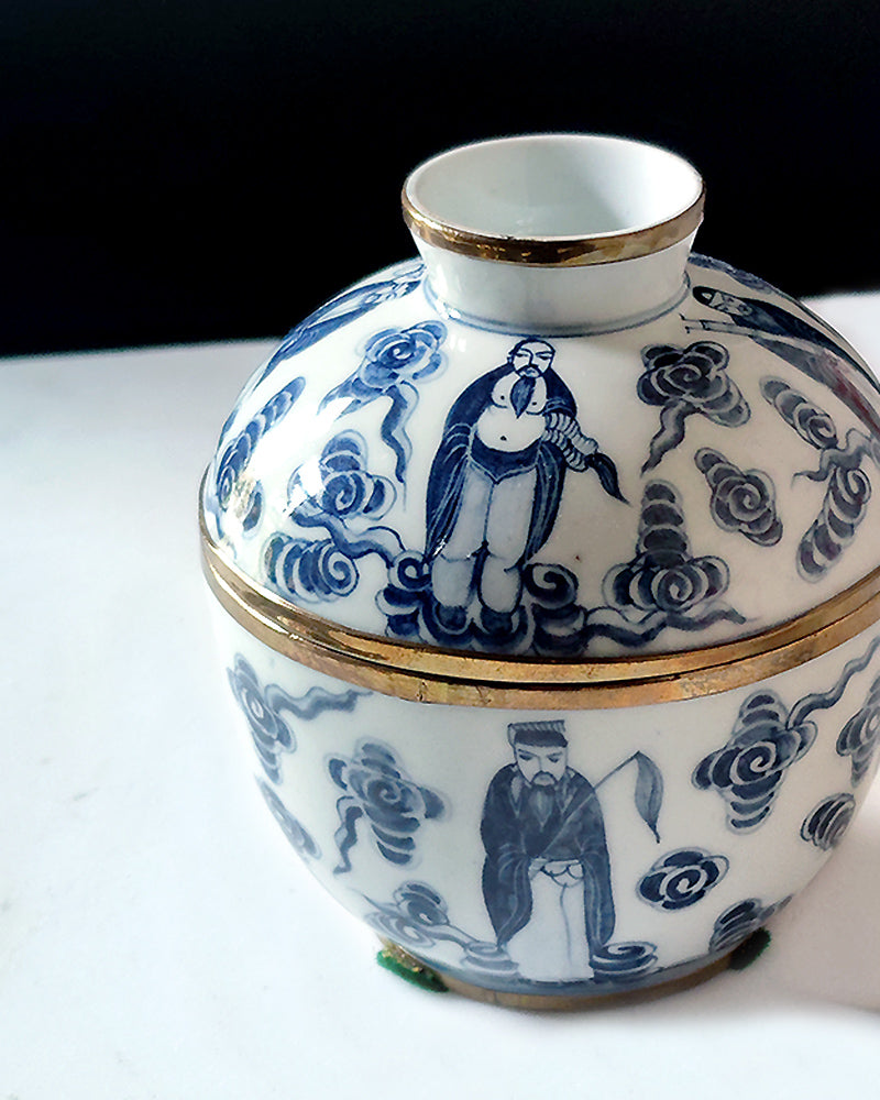 BLUE & WHITE LIDDED JAR