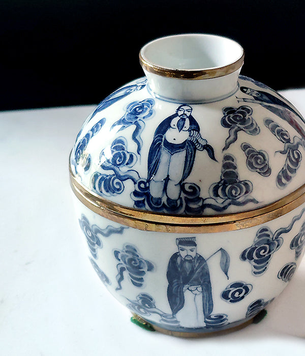 BLUE & WHITE LIDDED JAR