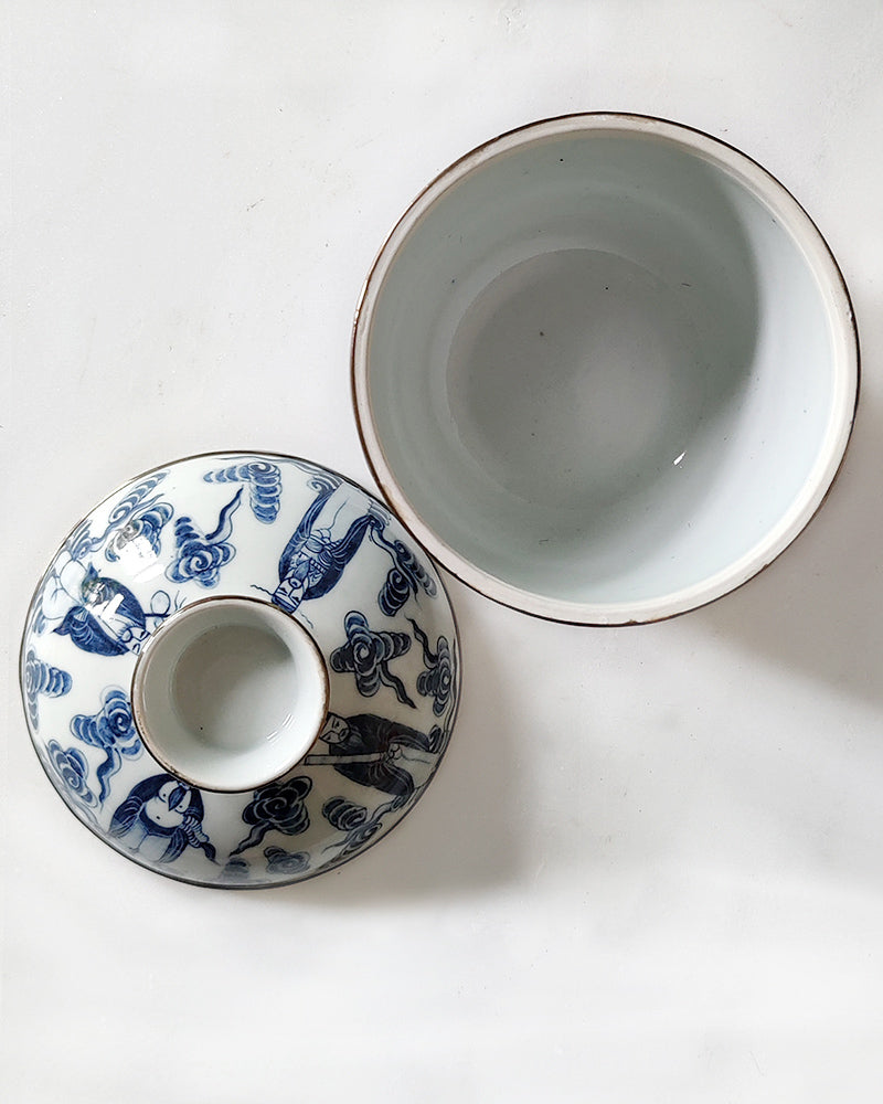 BLUE & WHITE LIDDED JAR