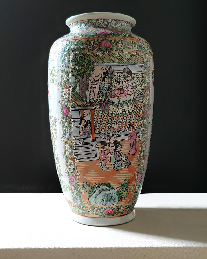 FAMILLE ROSE VASE No. 1