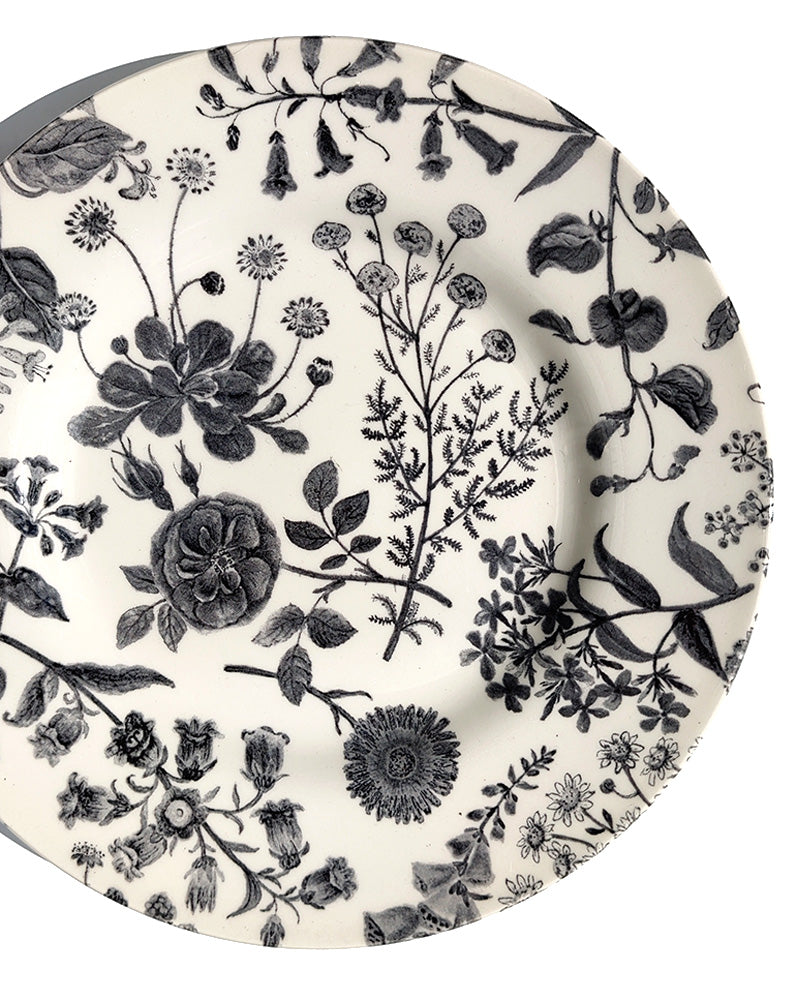 HEDGEROW BLACK SALAD PLATE