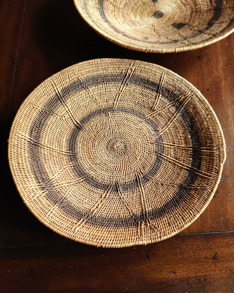 ROUND WOVEN TRAY No. 2