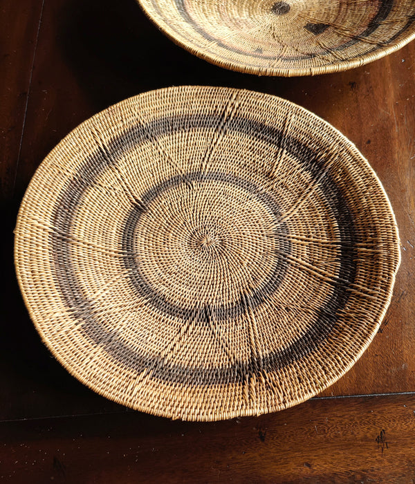 ROUND WOVEN TRAY No. 2