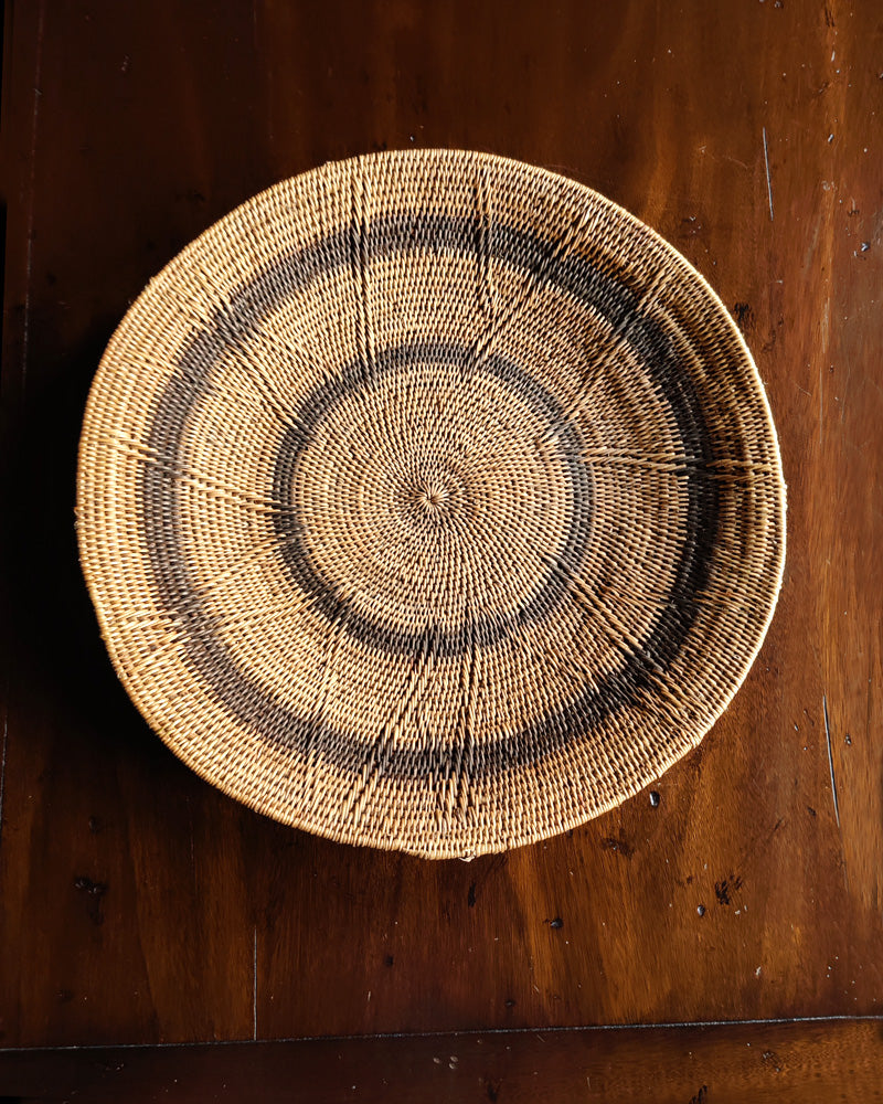 ROUND WOVEN TRAY No. 2