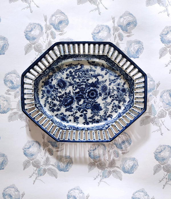 BLUE & WHITE RETICULATED PLATTER