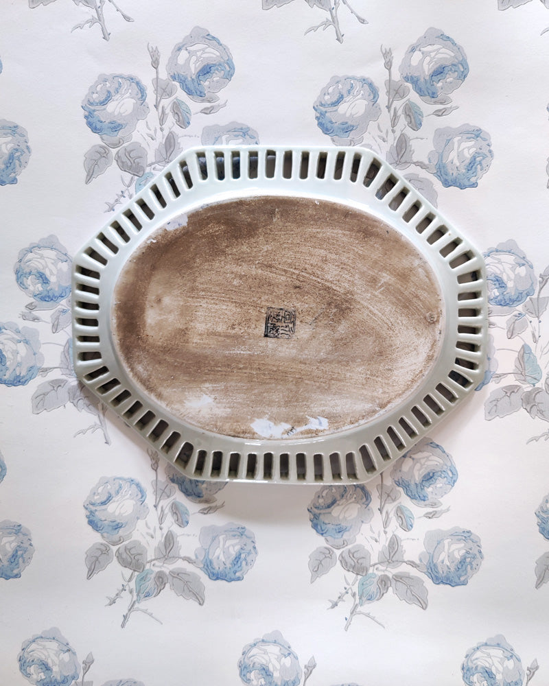 BLUE & WHITE RETICULATED PLATTER