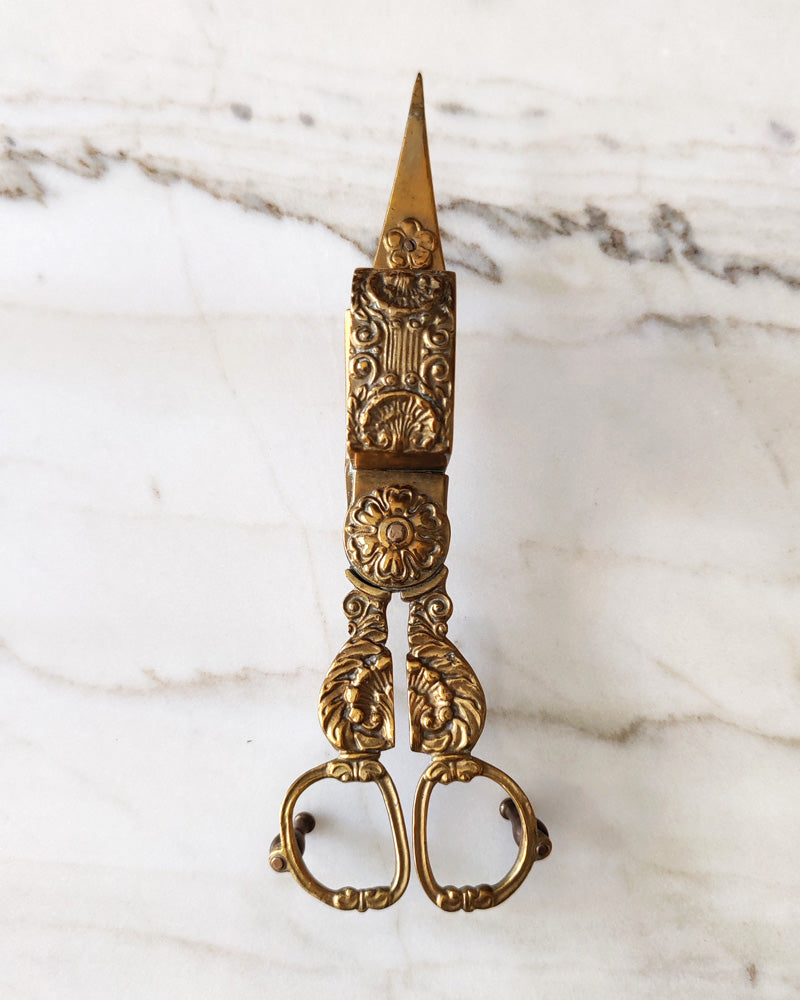 ORNATE BRASS CANDLE SNUFFER