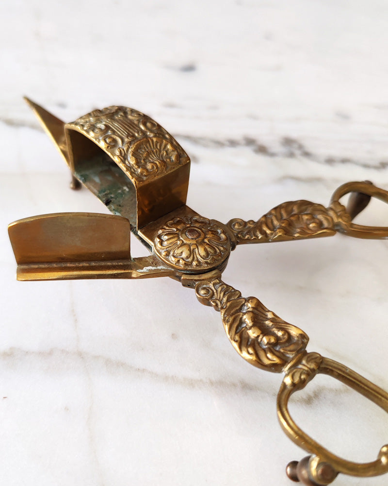 ORNATE BRASS CANDLE SNUFFER