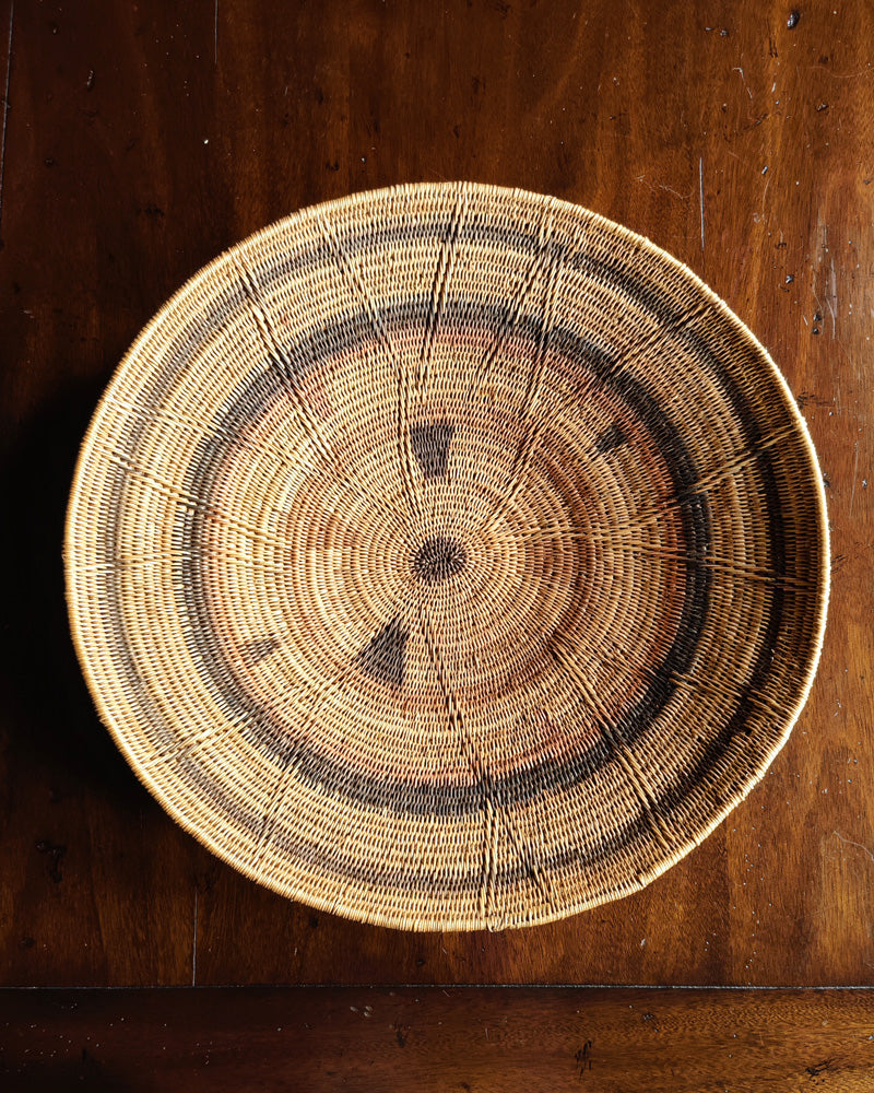 ROUND WOVEN TRAY No. 1