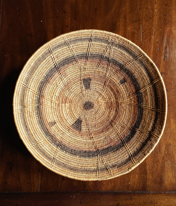 ROUND WOVEN TRAY No. 1