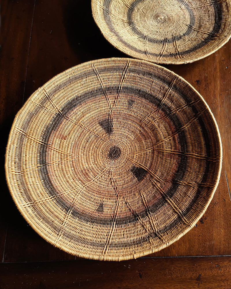 ROUND WOVEN TRAY No. 1